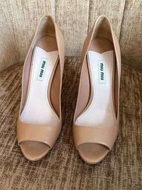 Miu Miu Beige Peep-Toe Leather Pumps